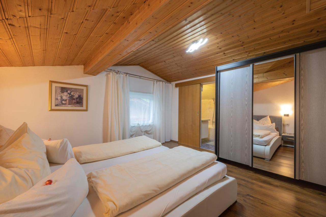 Pension Steinadler Neustift im Stubaital Exterior photo